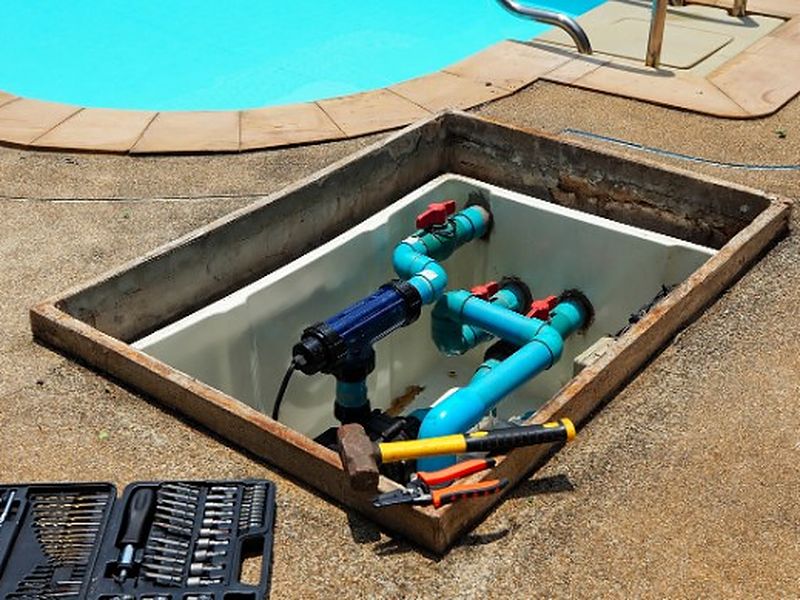Reparación filtro con arena en piscina — Estepona